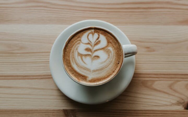 Jak uruchomić ekspres do kawy De’Longhi?